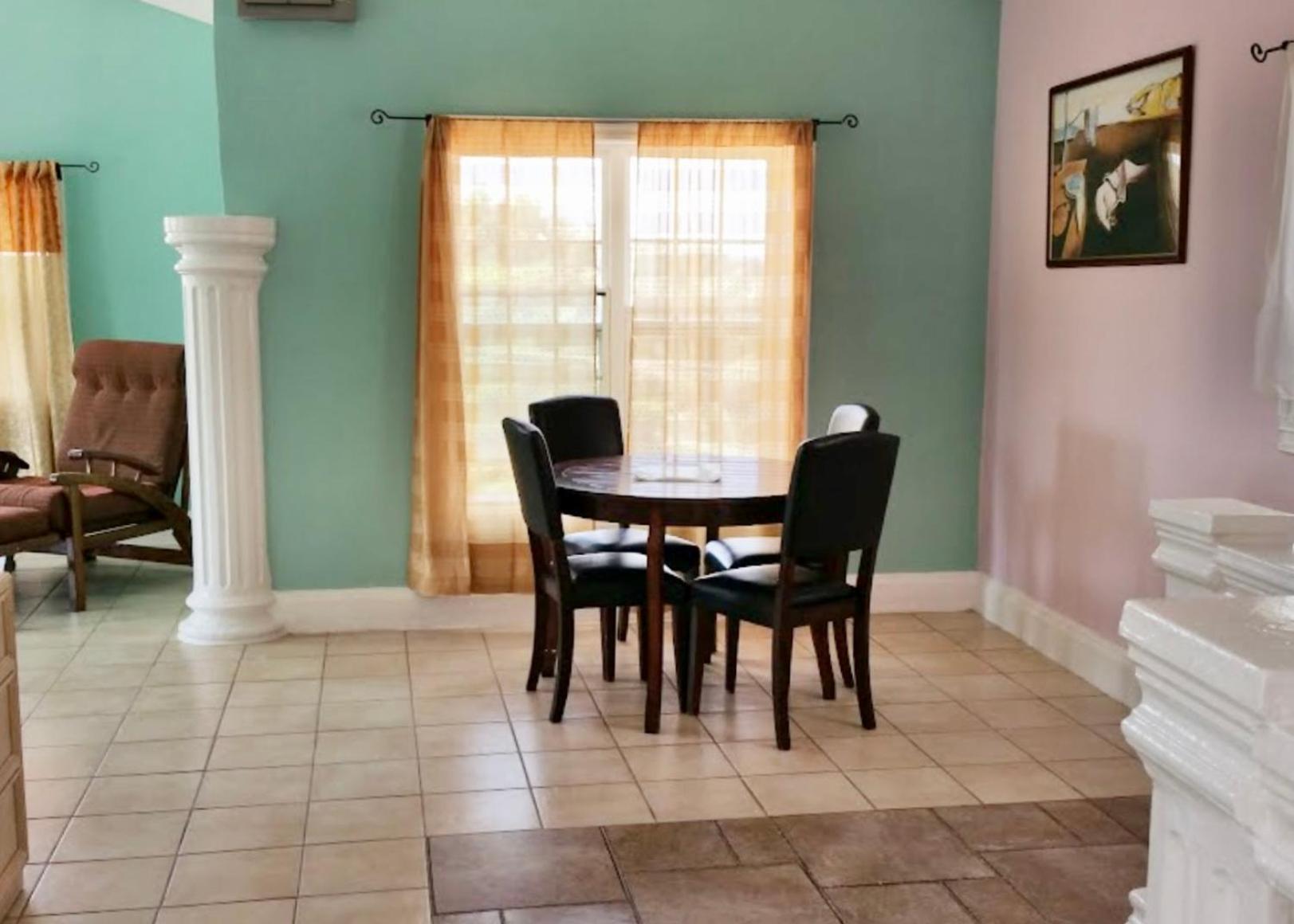 Summer Grove Villa Кололи Экстерьер фото